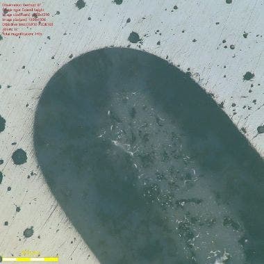 Z-Stapelbild eines Fehlers in einer Probe mit dem Digitalmikroskop DSX1000