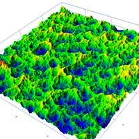 Imagen 3D mostrando la medición de rugosidad de un sustrato de resina