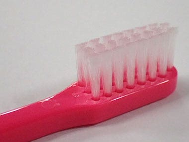 Observing Toothbrush Bristle Tips