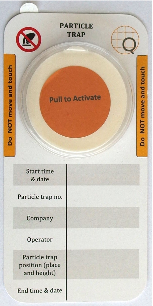 Particle trap for monitoring environmental cleanliness in production