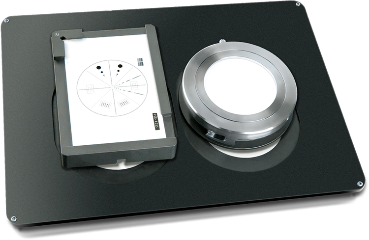 Integrated calibration slide used in technical cleanliness analysis