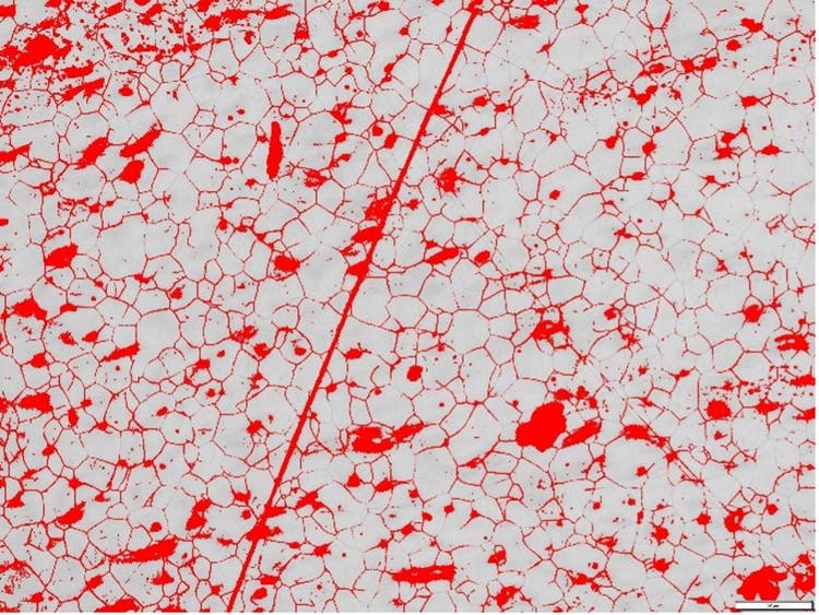 Coupe métallographique analysée grâce à l’algorithme de seuillage