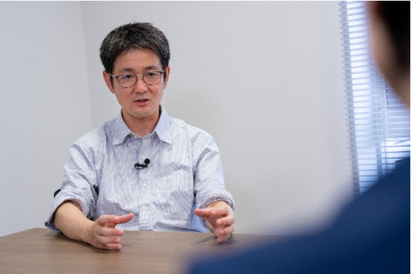 Dr. Kazuhiro Aoki of the Graduate School of Medicine at Kyoto University