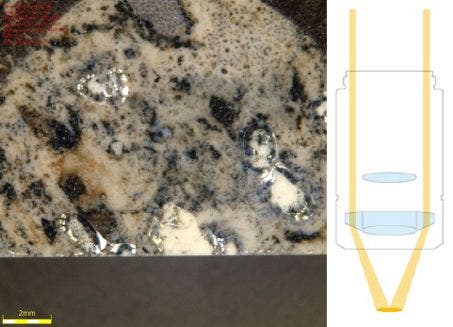 Osservazione a campo scuro di una piastrella in ceramica smaltata e il percorso della luce nel sistema ottico