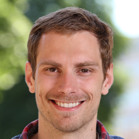 Marko Pende ha iniziato a osservare attraverso l'obiettivo del microscopio a 10 anni. Oggi è specializzato sia in fotografia subacquea che in imaging al microscopio.