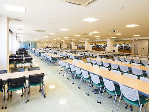 食堂の全景写真