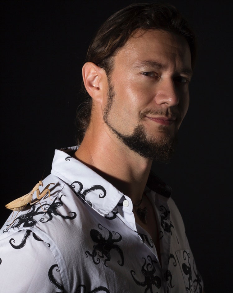 Igor Siwanowicz博士は、日常的に顕微鏡の下でアートを創造していく新しい発見や新しい方法を探しながら、自分の趣味、熱意、仕事を結び付けることができて、信じられないほど幸運だと語っている。