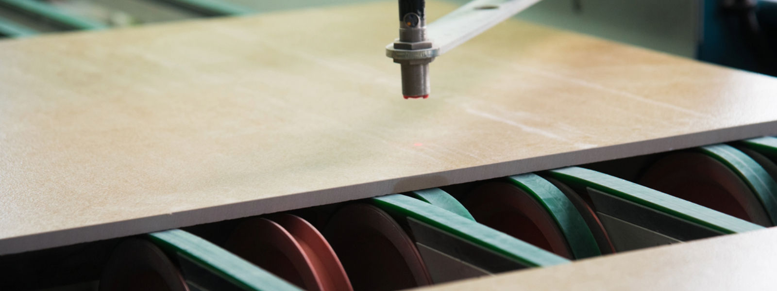 品質コードの解読：デジタルマイクロスコープを使用した釉薬がけ